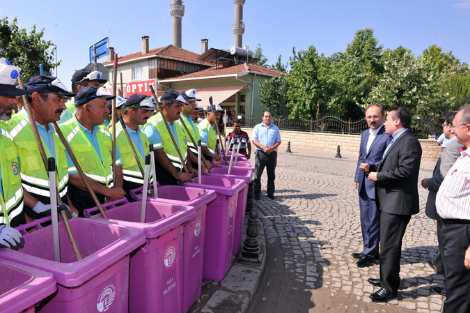 Tuzla belediye başkanı dr şadi yazıcı da mahallede esnaf Tuzla belediye başkanı dr şadi yazıcı da mahallede esnaf