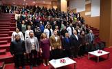 Tuzla Devlet Hastanesi’nde Dünya Hemşireler Günü nedeniyle özel bir etkinlik düzenlendi. Tuzla Devlet Hastanesi Konferans Salonu’nda düzenlenen programa Tuzla Belediye Başkanı Dr. Şadi Yazıcı, Tuzla Devlet Hastanesi Başhekimi Dr.Selçuk Bozhalil ve hastanede çalışan hemşireler katıldı.