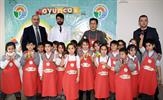 Oyuncak Atölyesi projesi kapsamında, Tuzlalı ilkokul 1. sınıf öğrencilerinin el becerisini geliştirme, başarma ve paylaşma duygusuyla 1 psikolog ve 2 uzman gözetiminde üretilen oyuncaklar; iç savaş mağduru Halepli çocuklara gönderildi.