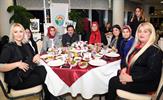 Tuzla Belediye Başkanı Dr. Şadi Yazıcı ve eşi Dr. Fatma Yazıcı, Tuzla Belediyesi Kent Konseyi Kadın Meclisi’nin 8 Mart Dünya Kadınlar Günü yemeğine katıldı. Yemeğe, Tuzla’da her alanda öncü ve kanaat önderi kadınlar katıldı.