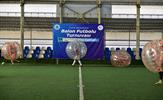 Tuzla Belediyesi tarafından düzenlenen Balon Futbolu Turnuvası’nı keyifli anlar yaşanmasına sahne oldu. Balonun içerisine giren sporseverler birbirleri ile çarpışarak şampiyon olmak için kıyasıya mücadele ettiler. Dereceye giren takımlara madalya ve kupa verildi. 
