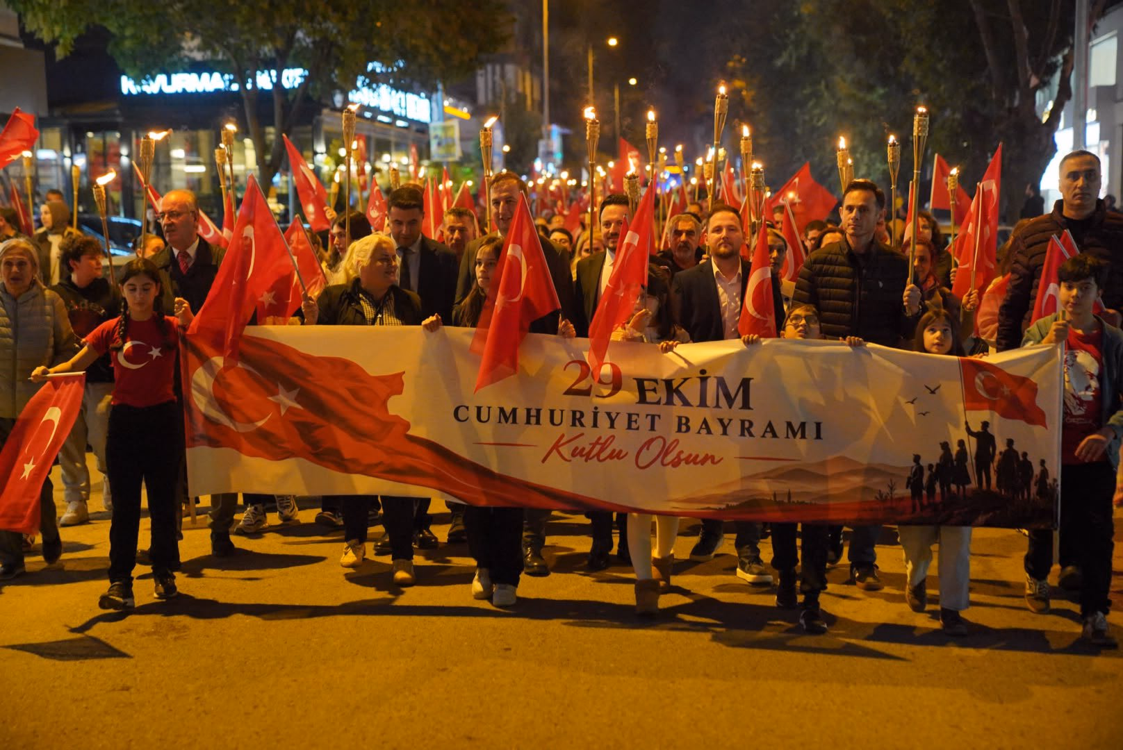 Cumhuriyet’in 103. yılı Tuzla’da kültür, sanat ve sporla kutlanıyor - Görsel 10