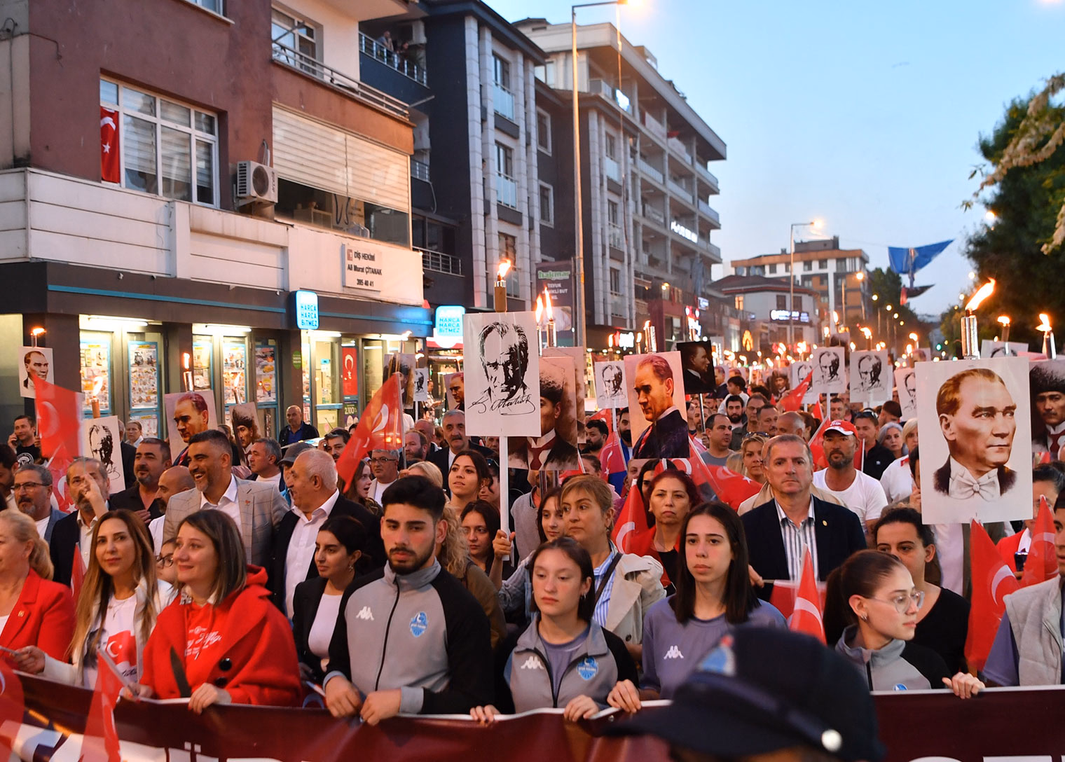 Tuzla’da 19 Mayıs’a gençlik imzası: Kortej, festival ve coşkulu gösteriler - Görsel 4