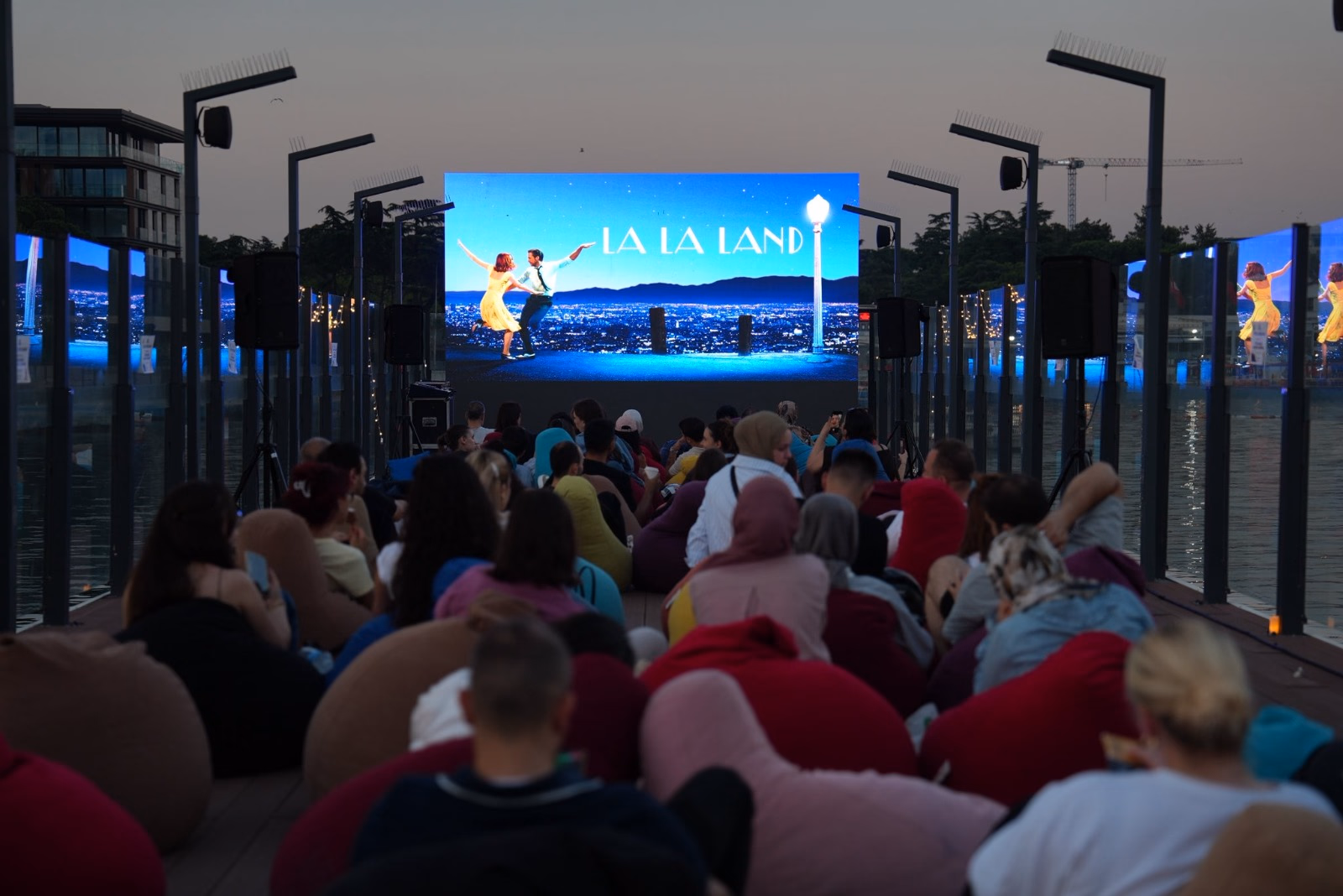 Tuzla Mekan İskele'de yıldızların altında sinema keyfi