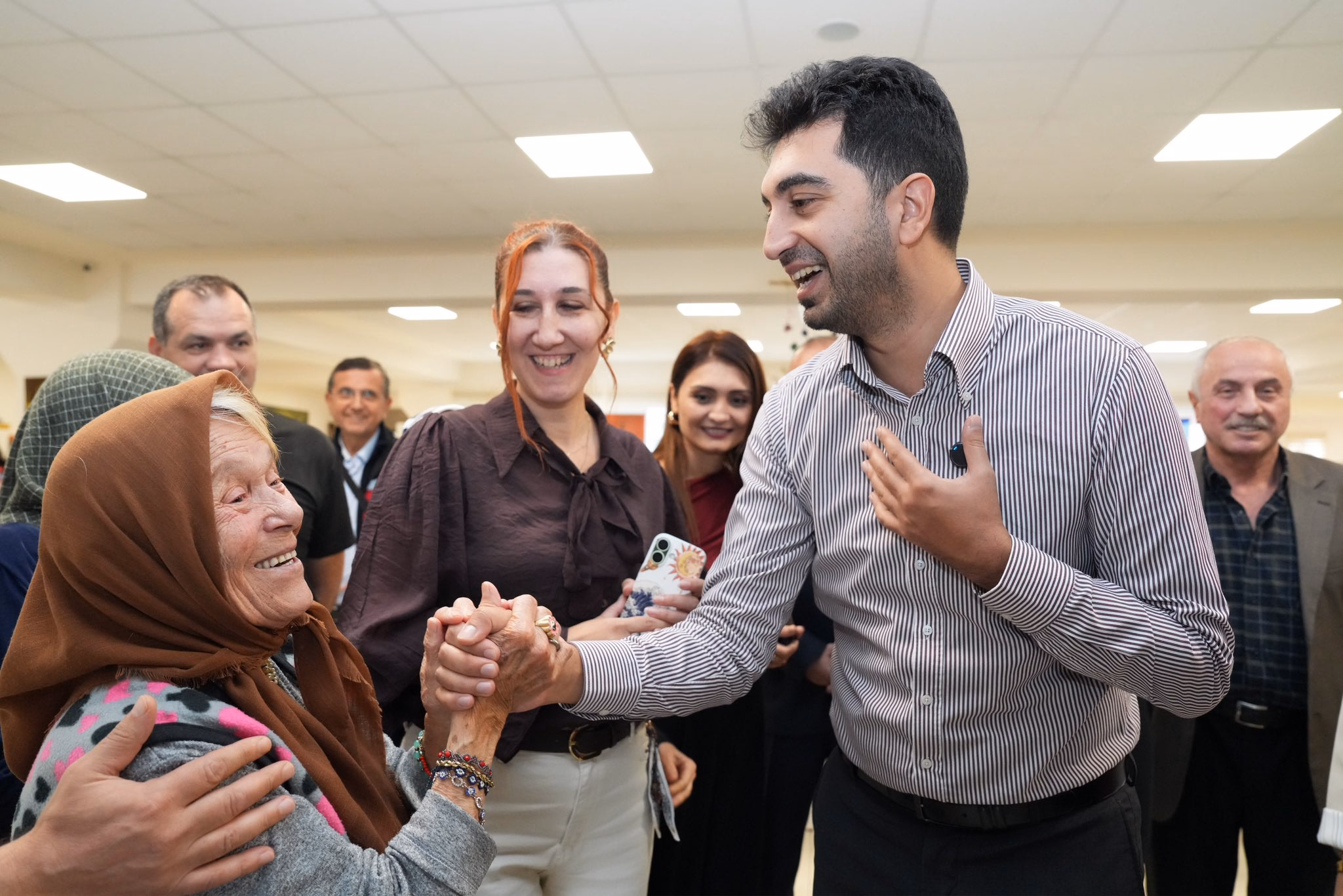Başkan Bingöl, Sağlıklı Yaş Alma Merkezi’nde büyüklerle buluştu: “Sizler bu şehrin hafızasısınız”