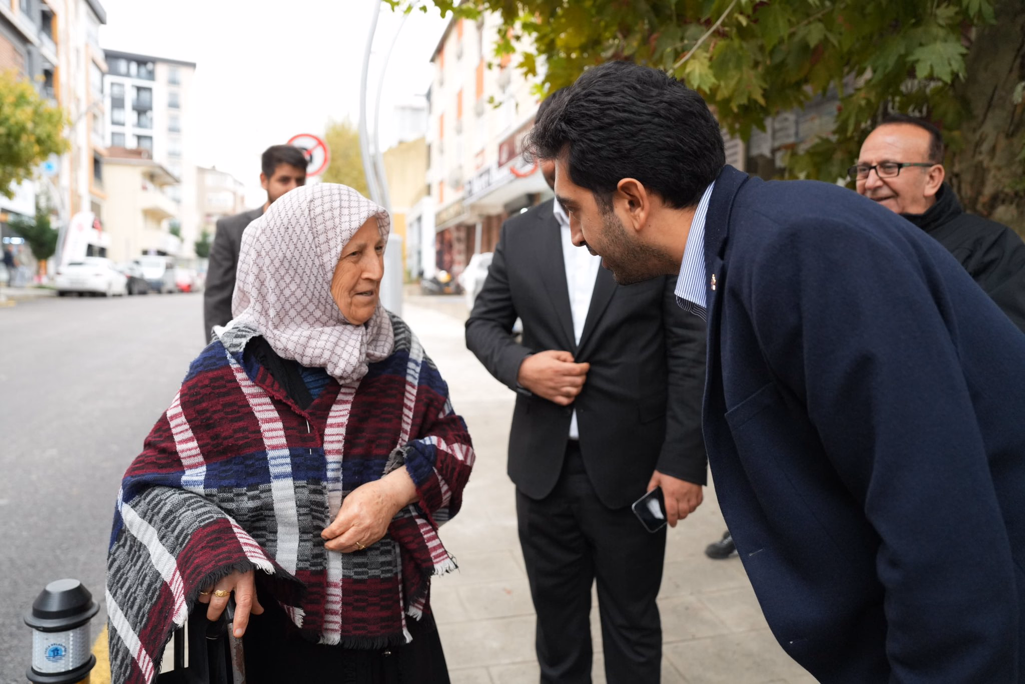 Başkan Bingöl Aydınlı Mahallesi’nde esnaf ve vatandaşlarla buluştu
