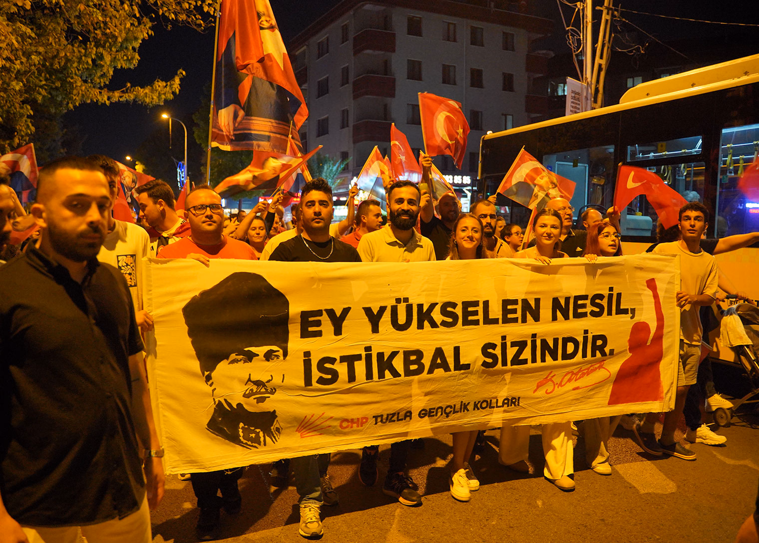 Tuzla'da 30 Ağustos coşkusu... Belediye Başkanı Bingöl: Bu topraklarda umut hep var olacak - Görsel 12