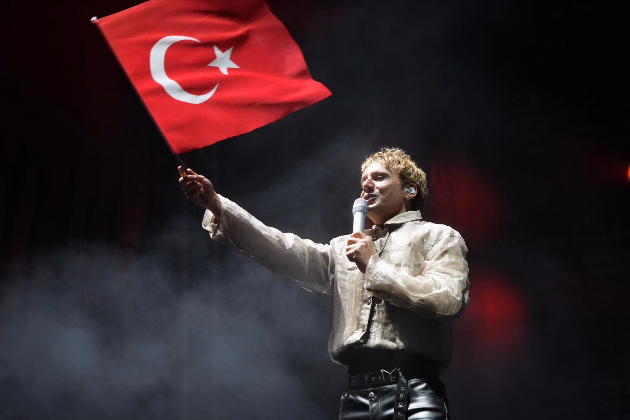 Tuzla’da Cumhuriyet’in 103. yılı Edis konseriyle kutlandı    - Görsel 4