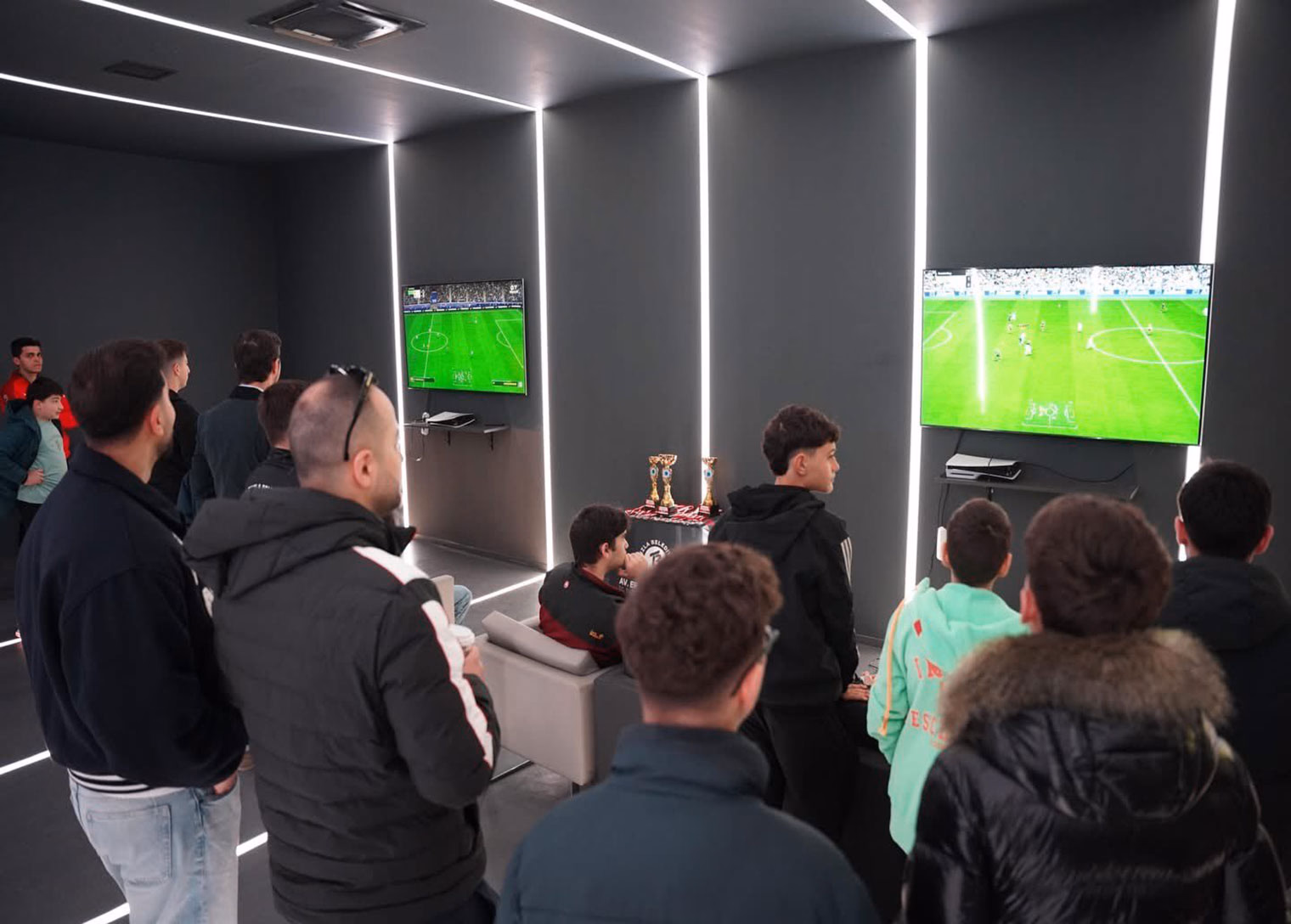 Tuzla’da 23 Nisan’a özel FIFA turnuvasında ödüller sahiplerini buldu
