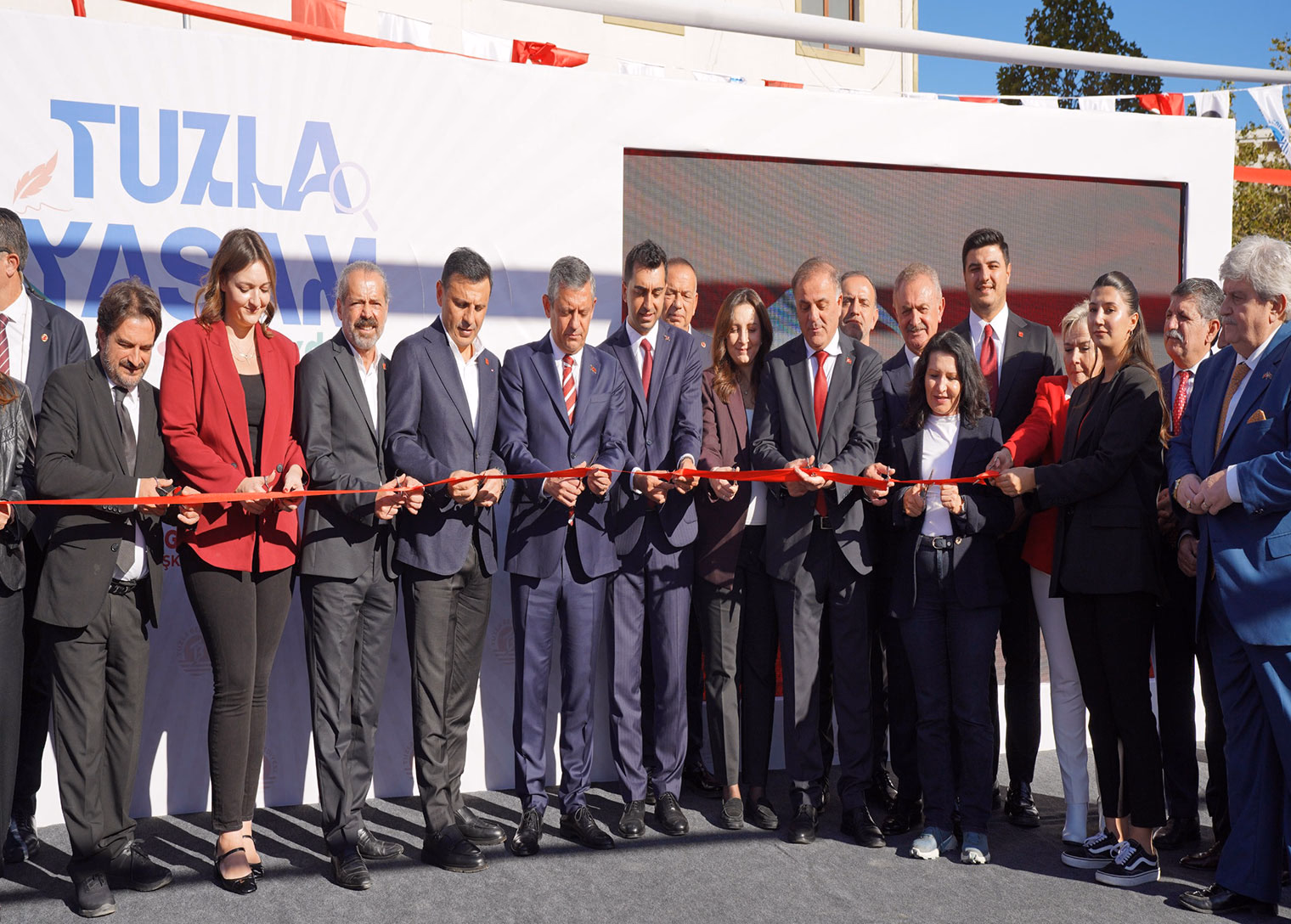 Tuzla Yaşam Aydınlı, Cumhuriyetin 102. yılında açıldı - Görsel 8