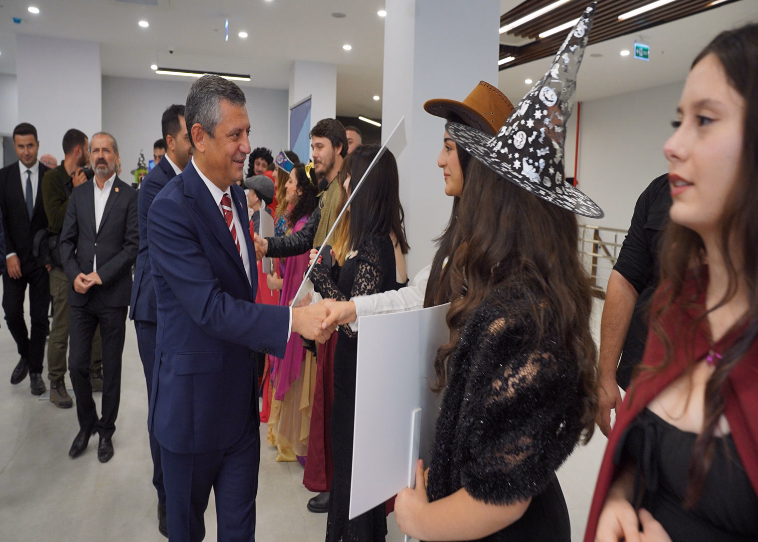 Tuzla Yaşam Aydınlı, Cumhuriyetin 102. yılında açıldı