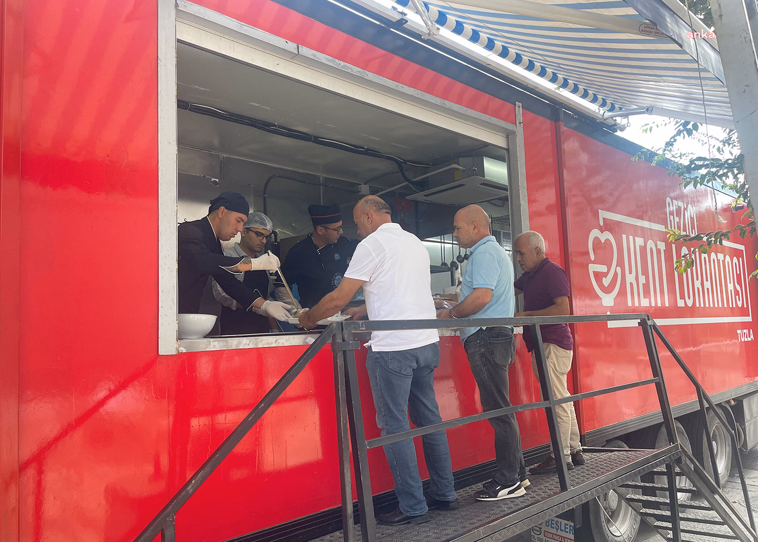 Gezici Kent Lokantası Tuzla'da hizmete girdi - Görsel 2