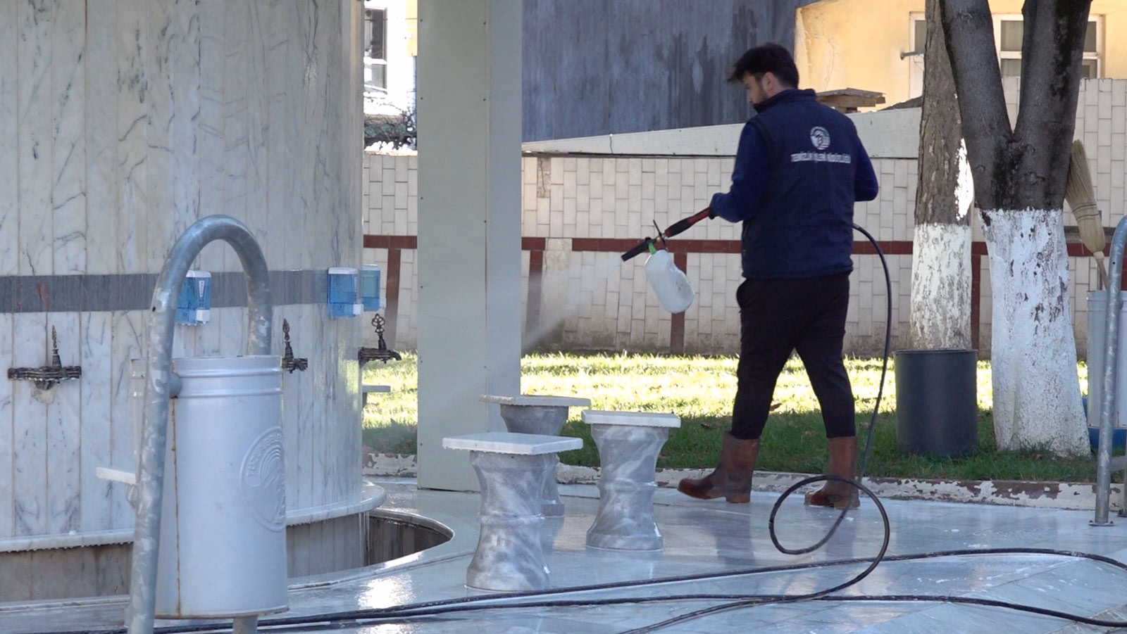 Tuzla Belediyesi, İbadethaneleri Çok Fonksiyonlu Araçlarla Temizliyor - Görsel 5
