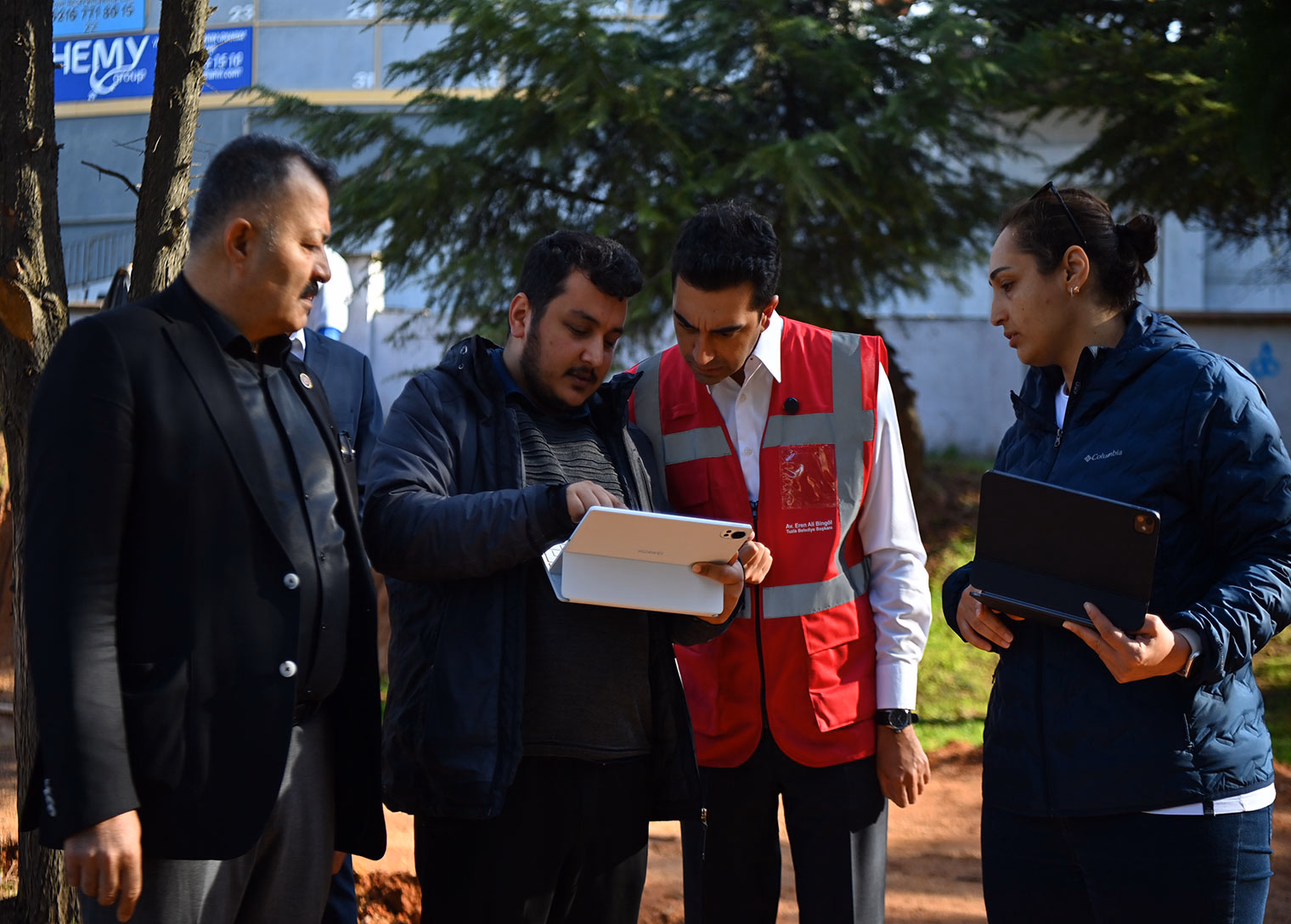 İshakpaşa Parkı yenileniyor: Başkan Bingöl, çalışmaları yerinde inceledi - Görsel 2