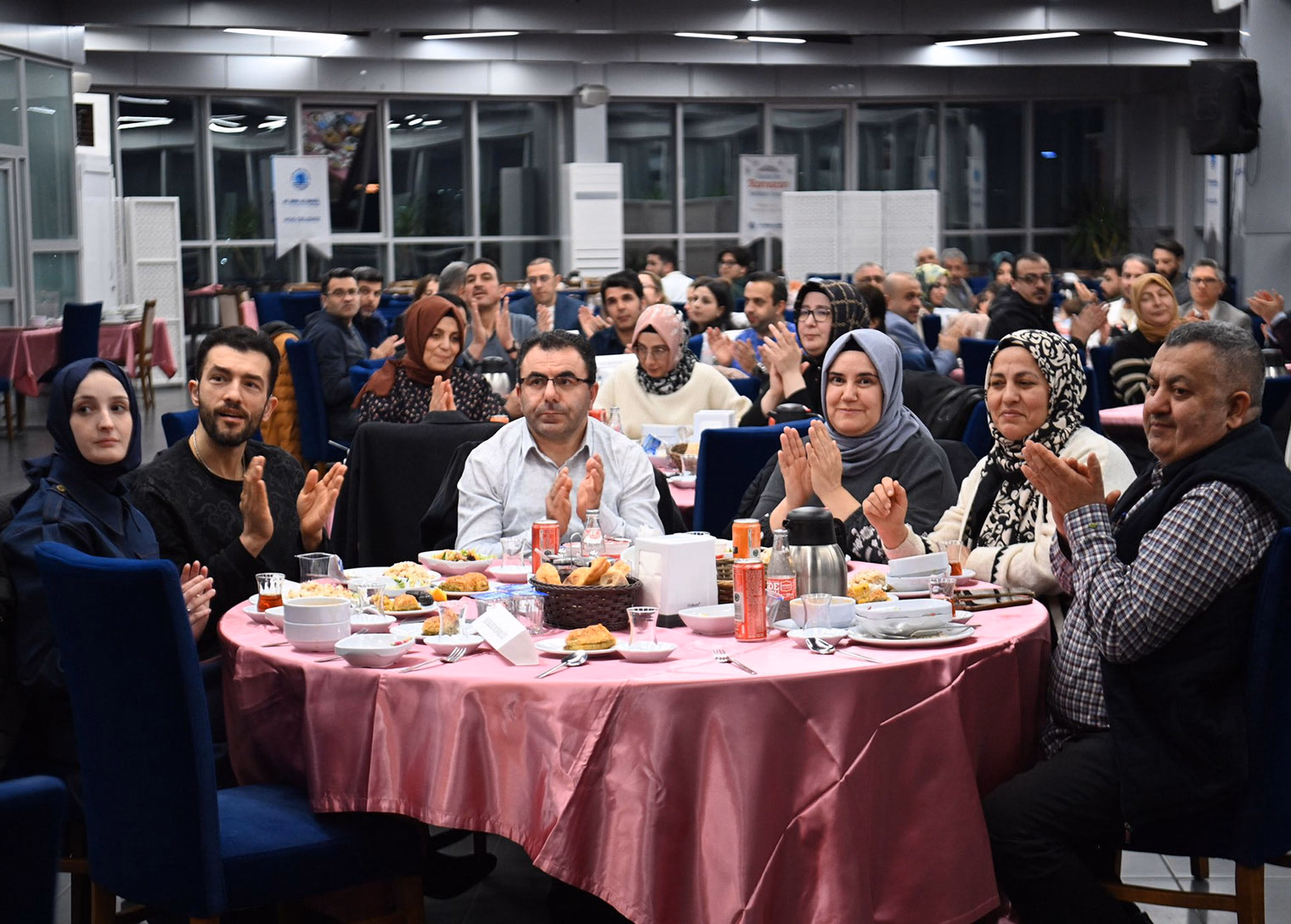 Başkan Eren Ali Bingöl, kaymakamlık personeliyle iftar programında bir araya geldi - Görsel 3