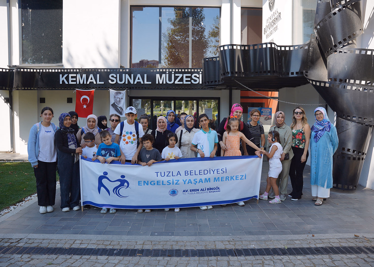 Tuzla Belediyesi’nden Engelsiz Yaşam Merkezi öğrencilerine anlamlı gezi - Görsel 4