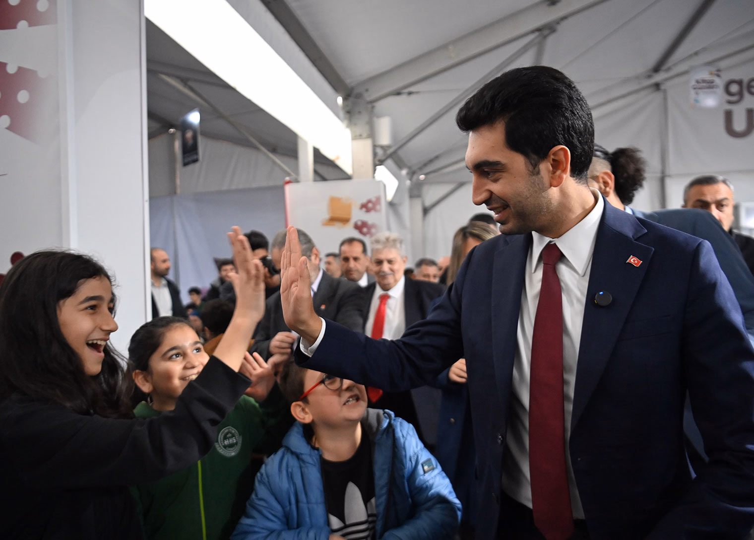 Tuzla Belediyesi Kitap Günleri, edebiyatseverlere kapısını açtı