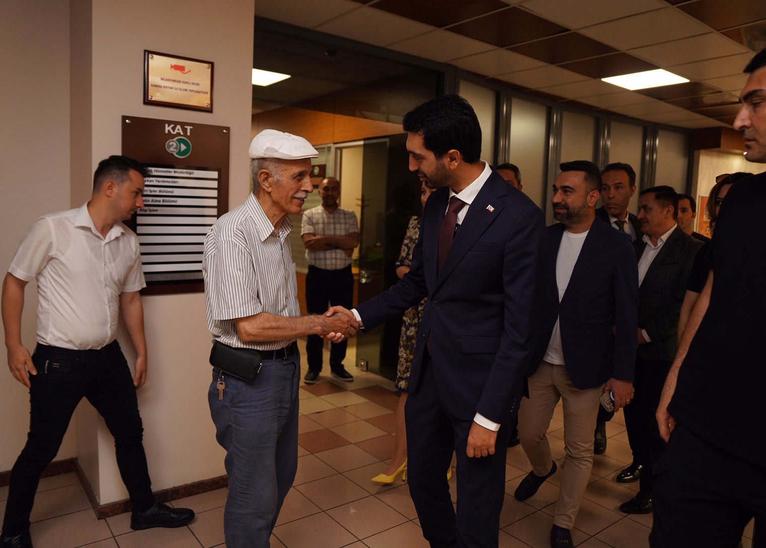 Tuzla Belediyesi personelleri çifte bayram yaşadı