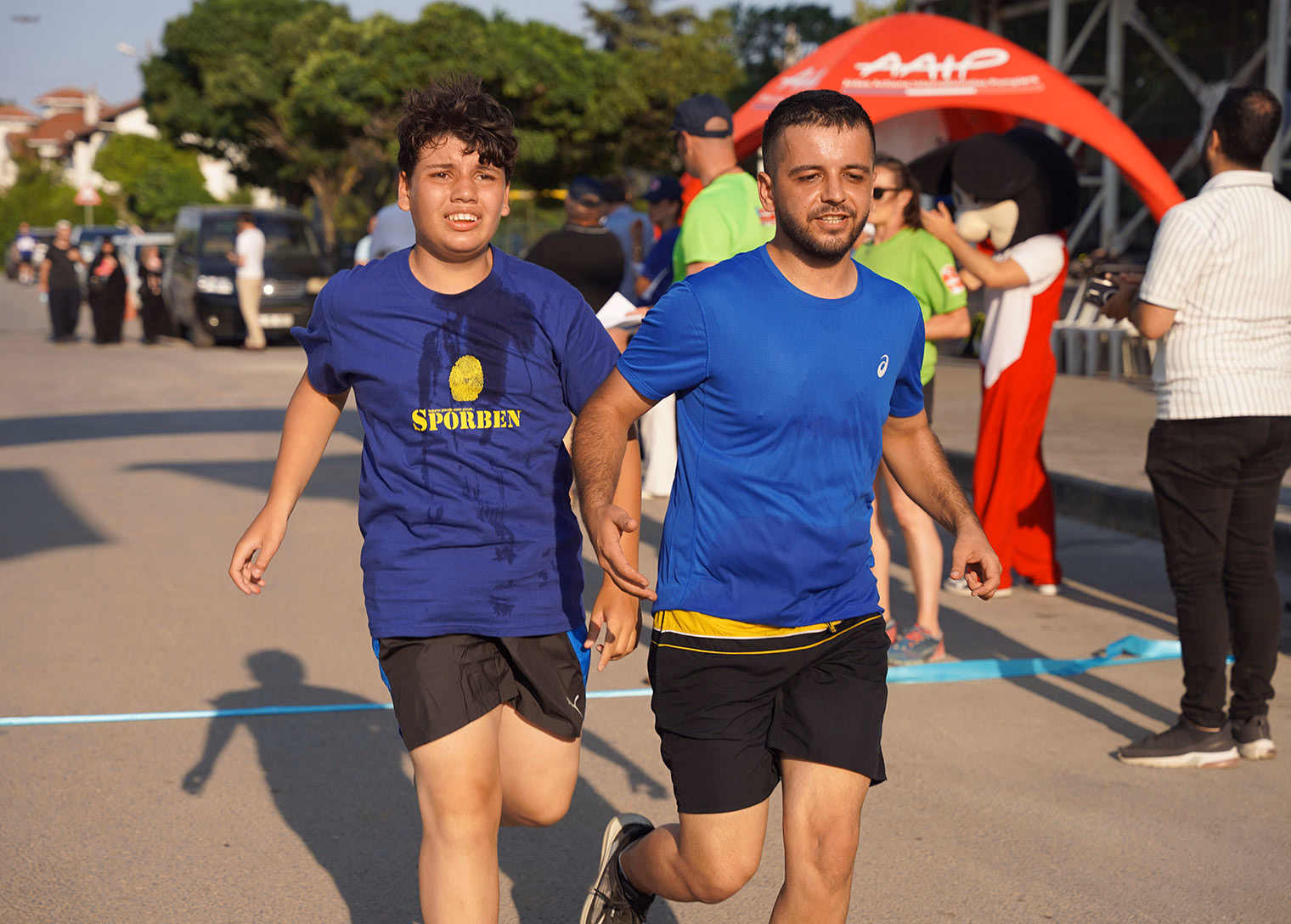 Otizm farkındalığı kapsamında uluslararası paratriatlon heyecanı - Fotoğraf 2