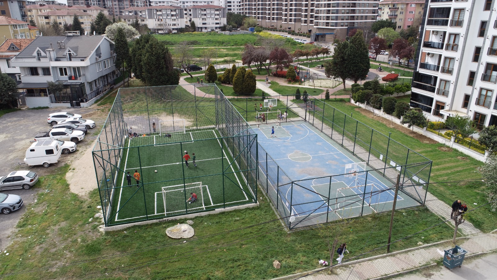 Akşemsettin Parkı Halı Saha