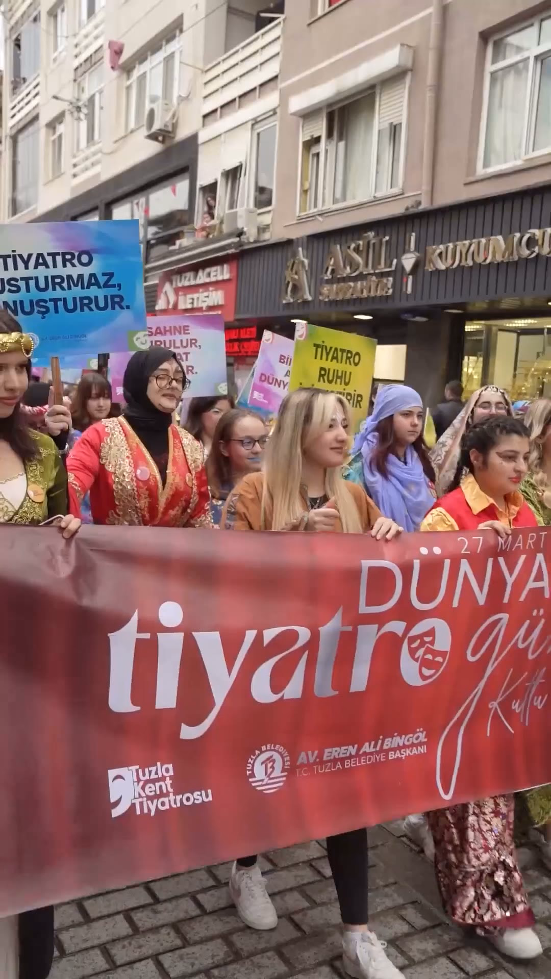https://www.tuzla.bel.tr/uploads/videos/youtube-short/Tiyatro_iyidir_tiyatro_iyiles_tirir_-_Tuzla_Belediyesi_1080p__1784274624223_tfbwed9by7l.mp4